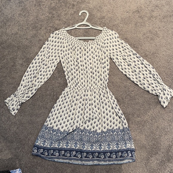 Hollister Off the shoulder dress - Picture 2 of 2